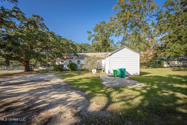 $575,000 | 604 Magnolia Avenue, Ocean Springs, MS 39564