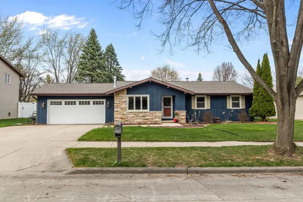 $349,900 | 3008 East Killdeer Lane, Appleton, WI 54915