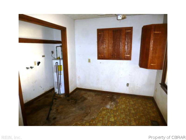 1903 Mark Pine Road Hayes, VA 23072 - Photo 2 of 9
