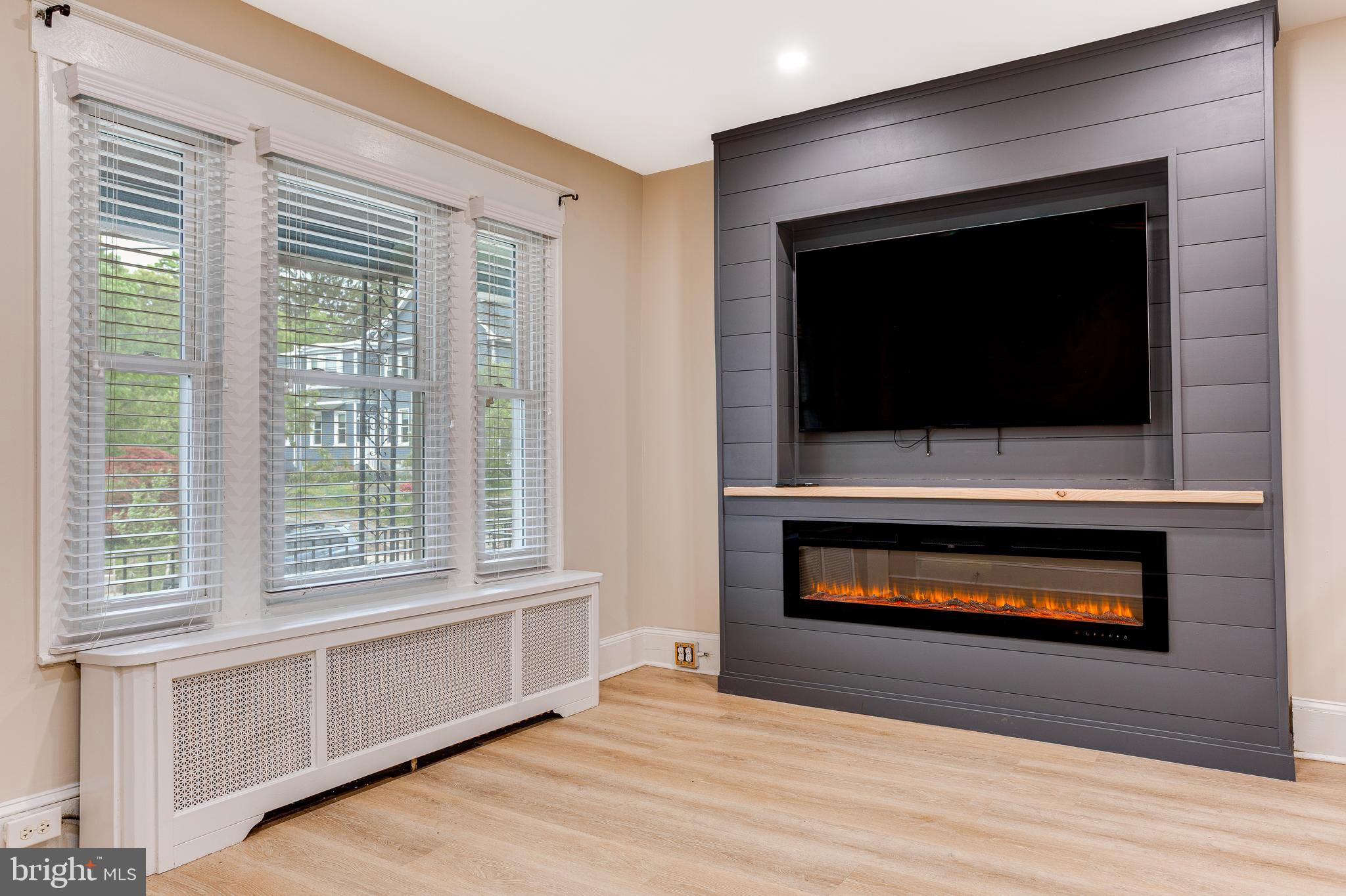 313 Gates Street Philadelphia, PA 19128 - Photo 9 of 27 Heated fireplace