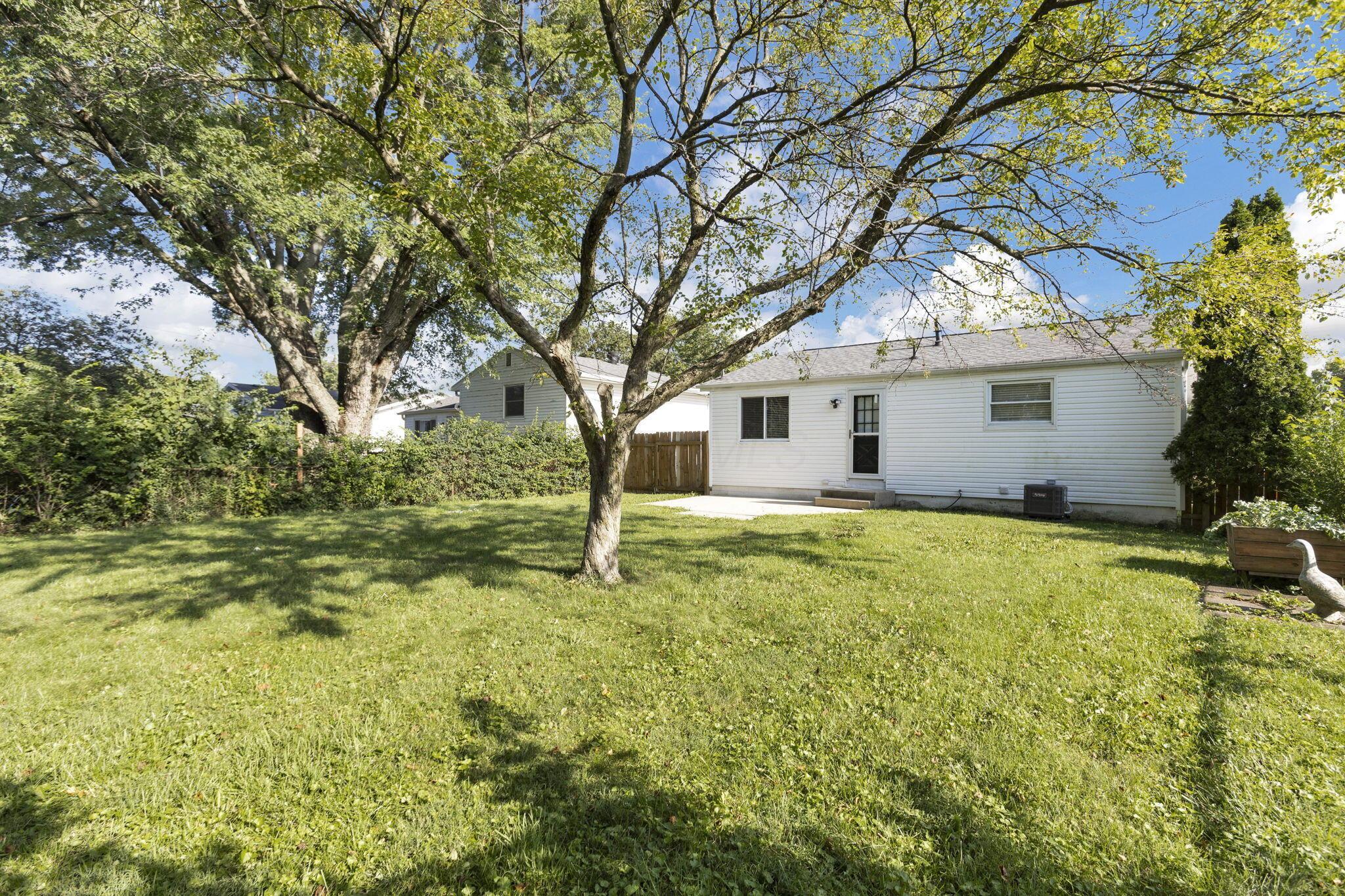 2152 Brookfield Road Columbus, OH 43229 - Photo 28 of 30 30-web-or-mls-7W3A3650