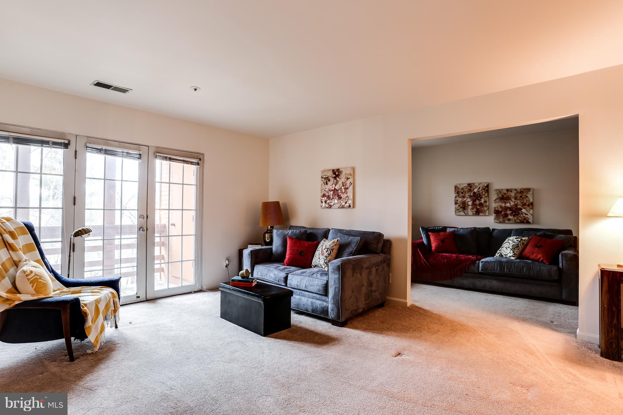 4922 Columbia Road, Unit 687 Columbia, MD 21044 - Photo 4 of 25 Family Room