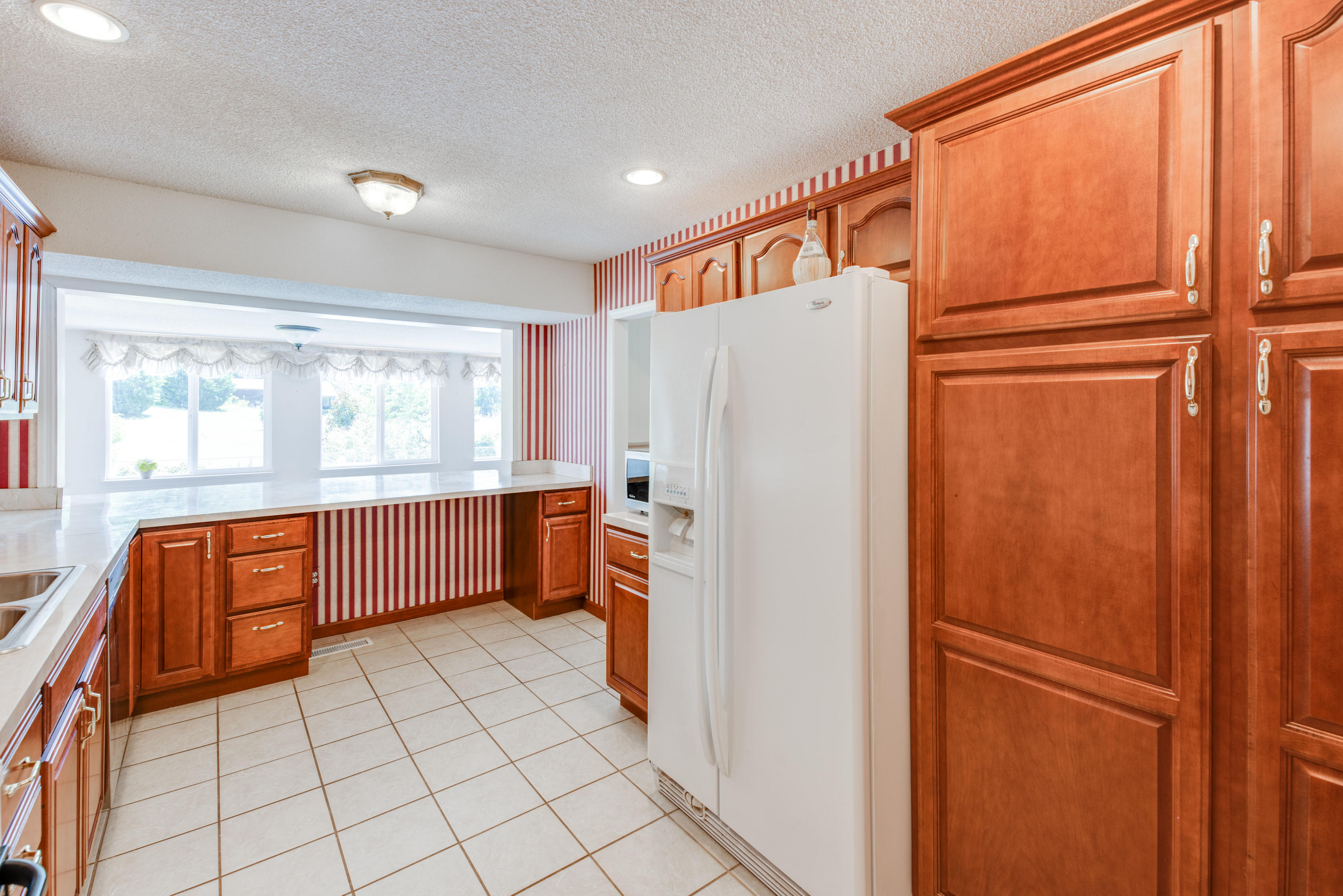 322 Hancock Road Jasper, TN 37347 - Photo 11 of 33 kitchen