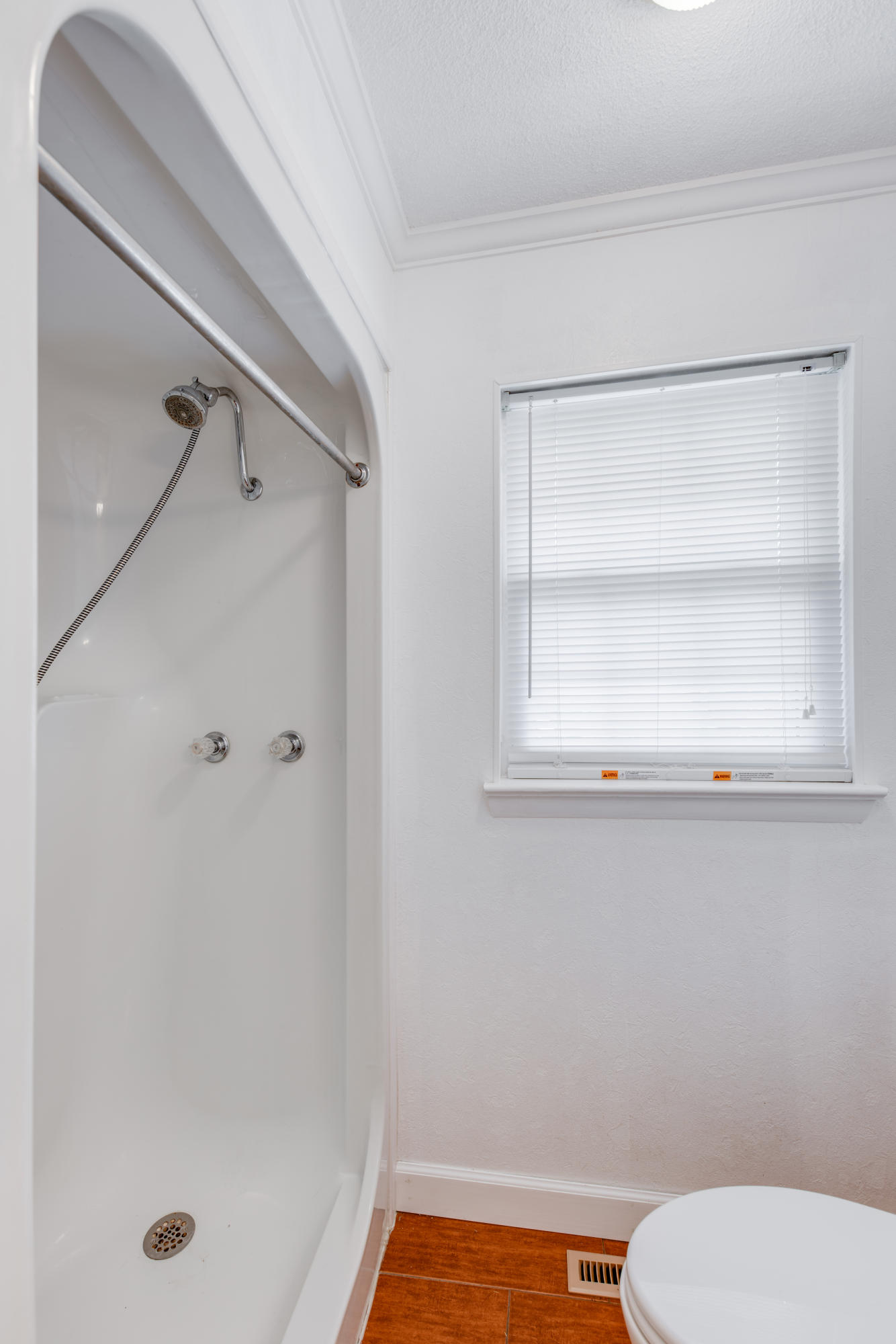 322 Hancock Road Jasper, TN 37347 - Photo 19 of 33 Master Shower