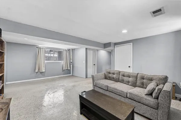 $219,900 | 414 South Dodson Drive, Urbana, IL 61802