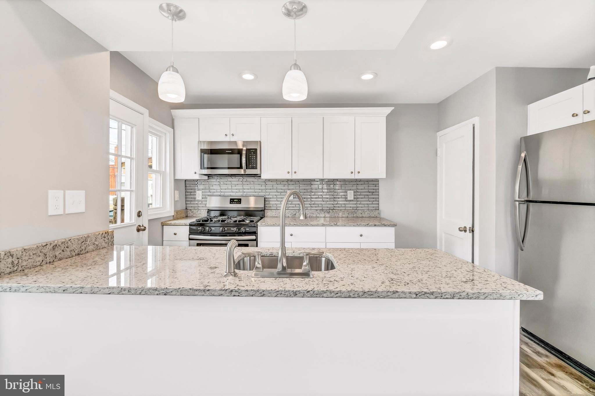 956 Arncliffe Road Baltimore, MD 21221 - Photo 9 of 34