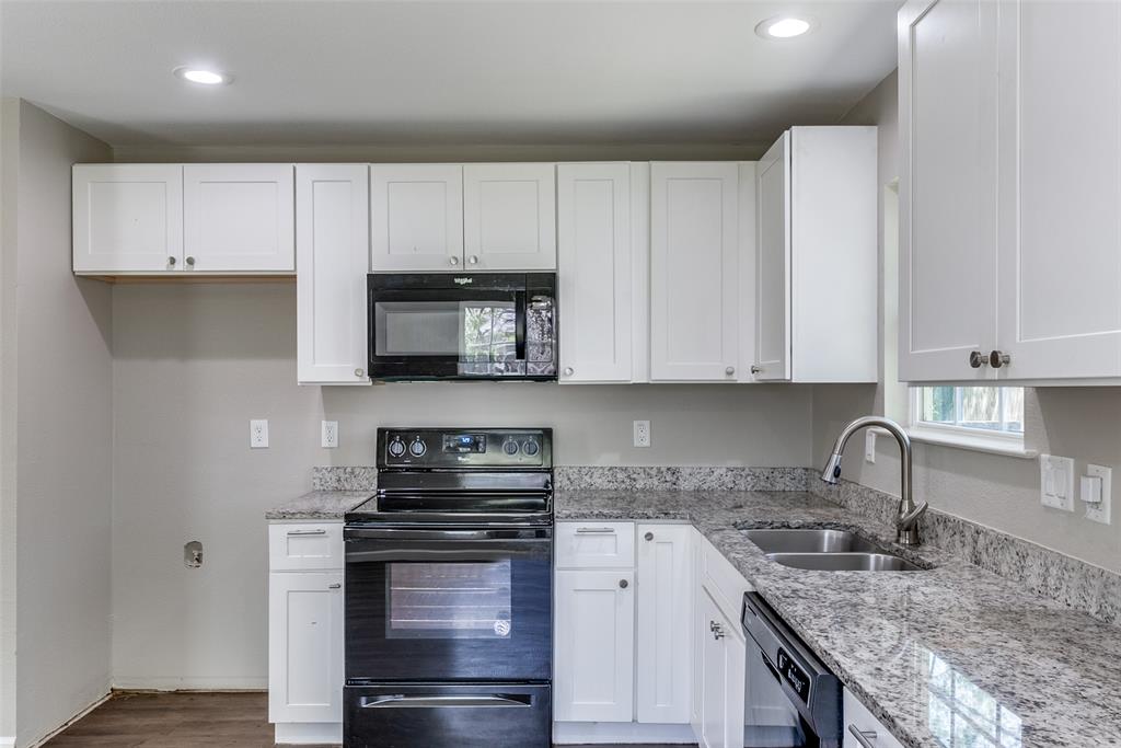 1306 Foley Street Dallas, TX 75223 - Photo 10 of 24