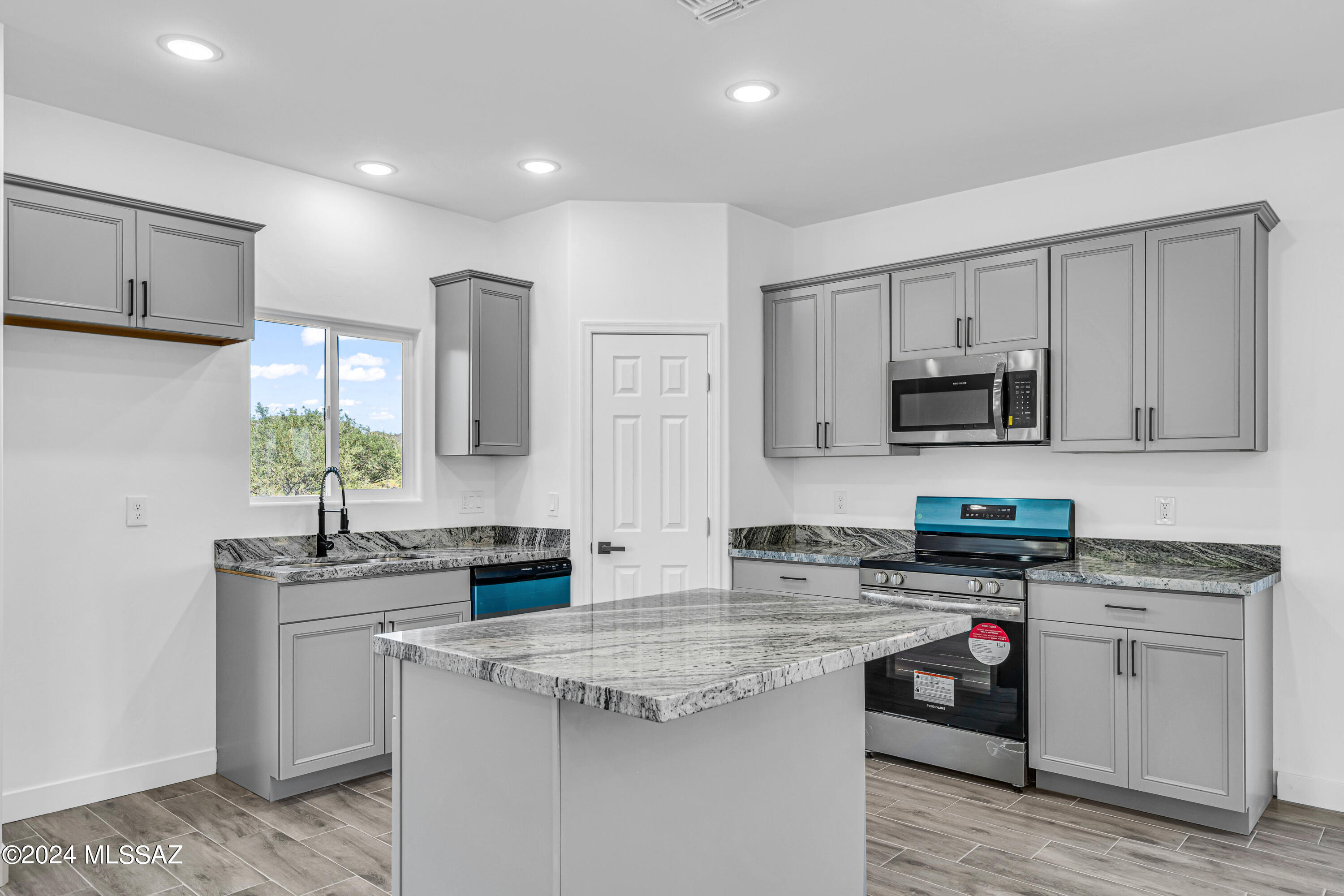 1877 Circulo Colombia Rio Rico, AZ 85648 - Photo 10 of 29