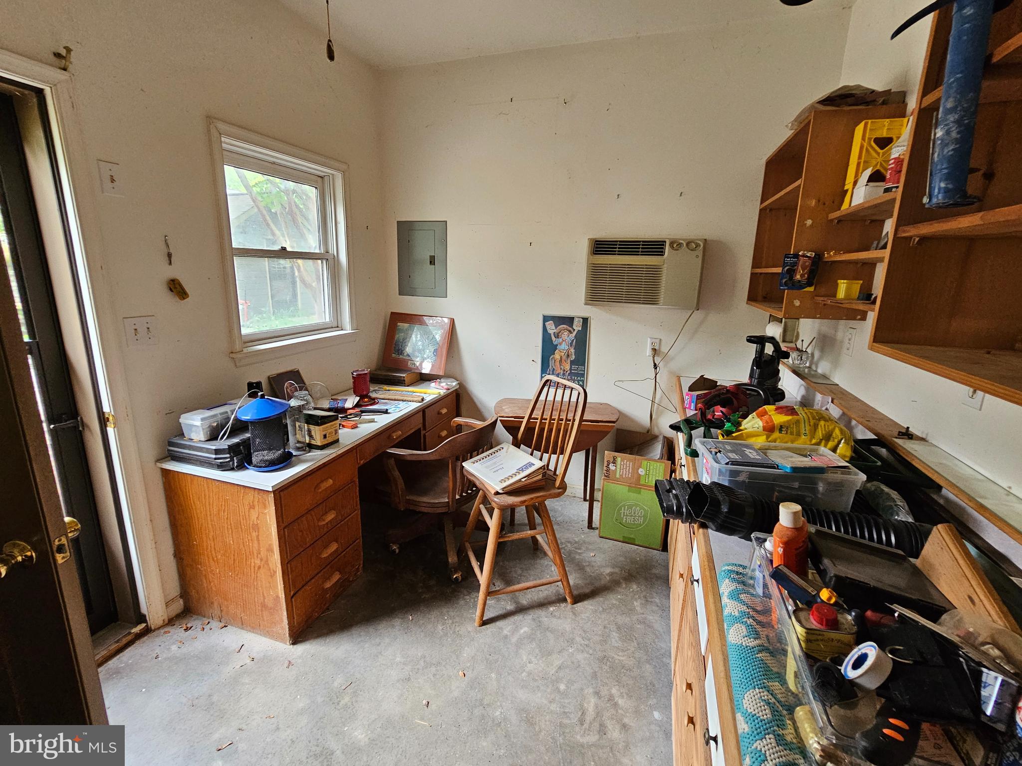 35 Read Street Seaford, DE 19973 - Photo 20 of 21 a room with furniture a flat screen tv and a window