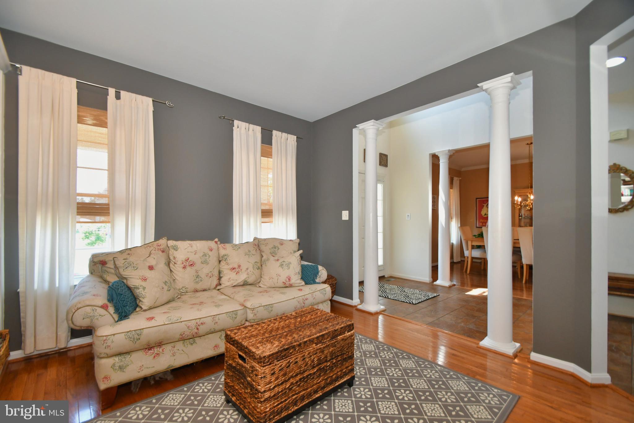 228 Commodore Drive Baltimore, MD 21221 - Photo 11 of 52 Living Room
