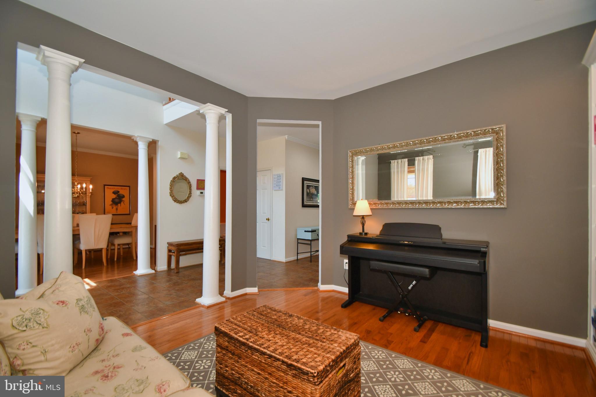 228 Commodore Drive Baltimore, MD 21221 - Photo 12 of 52 Living Room
