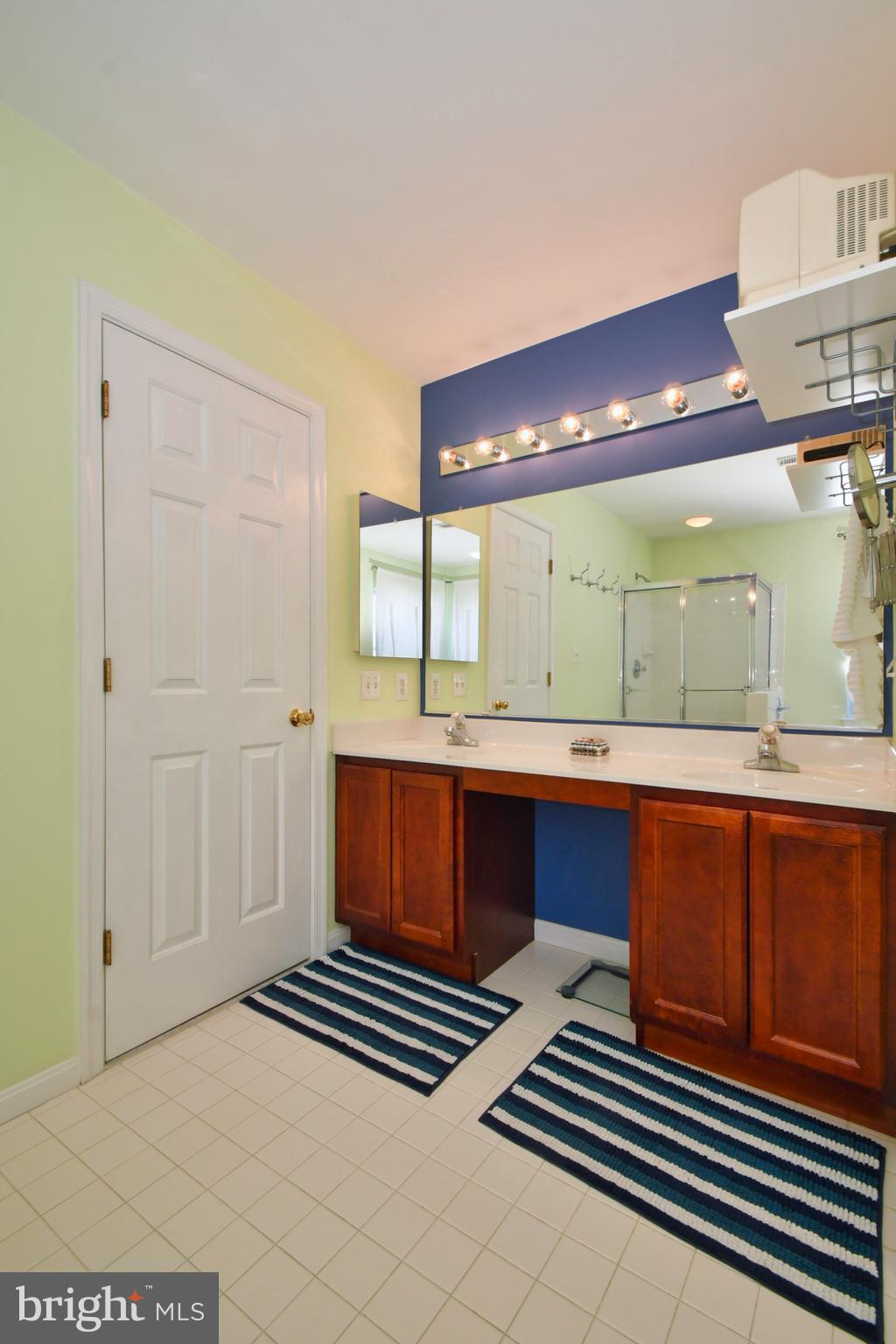 228 Commodore Drive Baltimore, MD 21221 - Photo 34 of 52 Double Sinks!