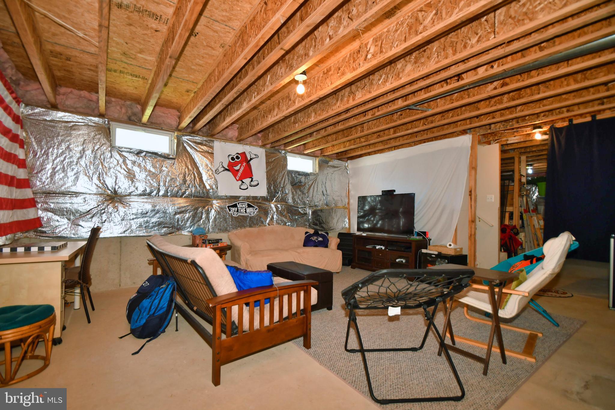 228 Commodore Drive Baltimore, MD 21221 - Photo 44 of 52 Great hang out area!