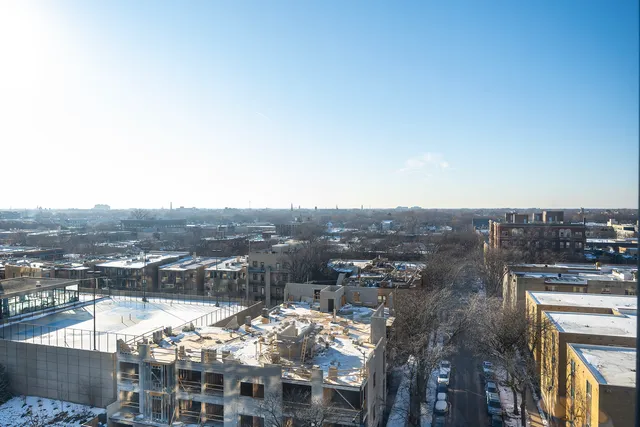 $169,900 | 5415 North Sheridan Road, Unit 1015, Chicago, IL 60640