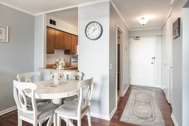 $169,900 | 5415 North Sheridan Road, Unit 1015, Chicago, IL 60640