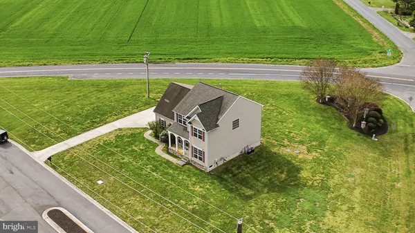 a view of a back yard