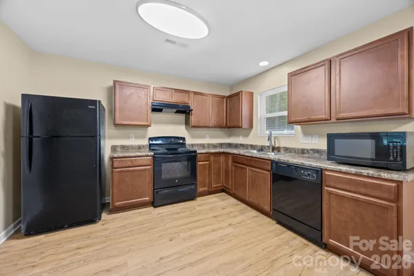 $280,000 | 2010 East Park Drive, Lancaster, SC 29720