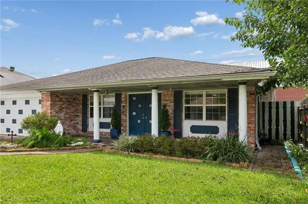 $262,500 | 2621 Veronica Drive, Chalmette, LA 70043