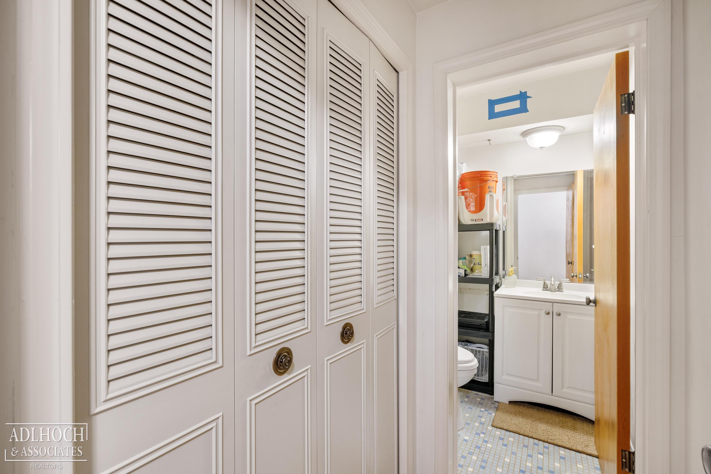 1750 Vernier Road, Unit 6 Grosse Pointe Woods, MI 48236 - Photo 22 of 39