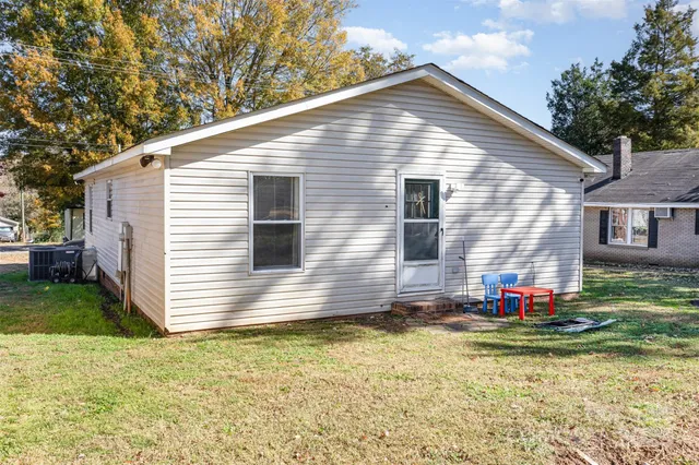 a front view of house with yard