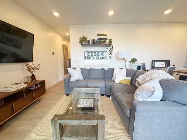 $2,800 | 277-279 Border Street, Unit 402, Boston, MA 02128