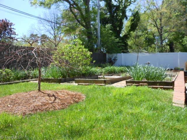 605 Quaker Lane High Point, NC 27262 - Photo 25 of 27 Gallery Image 25