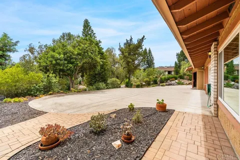 $1,049,000 | 26337 Sky Drive, Escondido, CA 92026