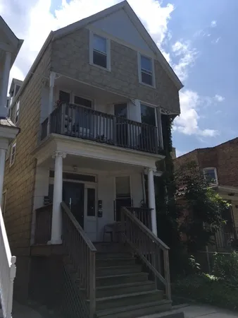 $3,300 | 1911 West Eddy Street, Unit 3, Chicago, IL 60657