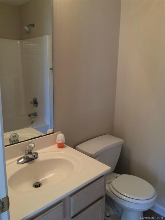8829 Stoneface Road Charlotte, NC 28214 - Photo 8 of 13 Gallery Image 8