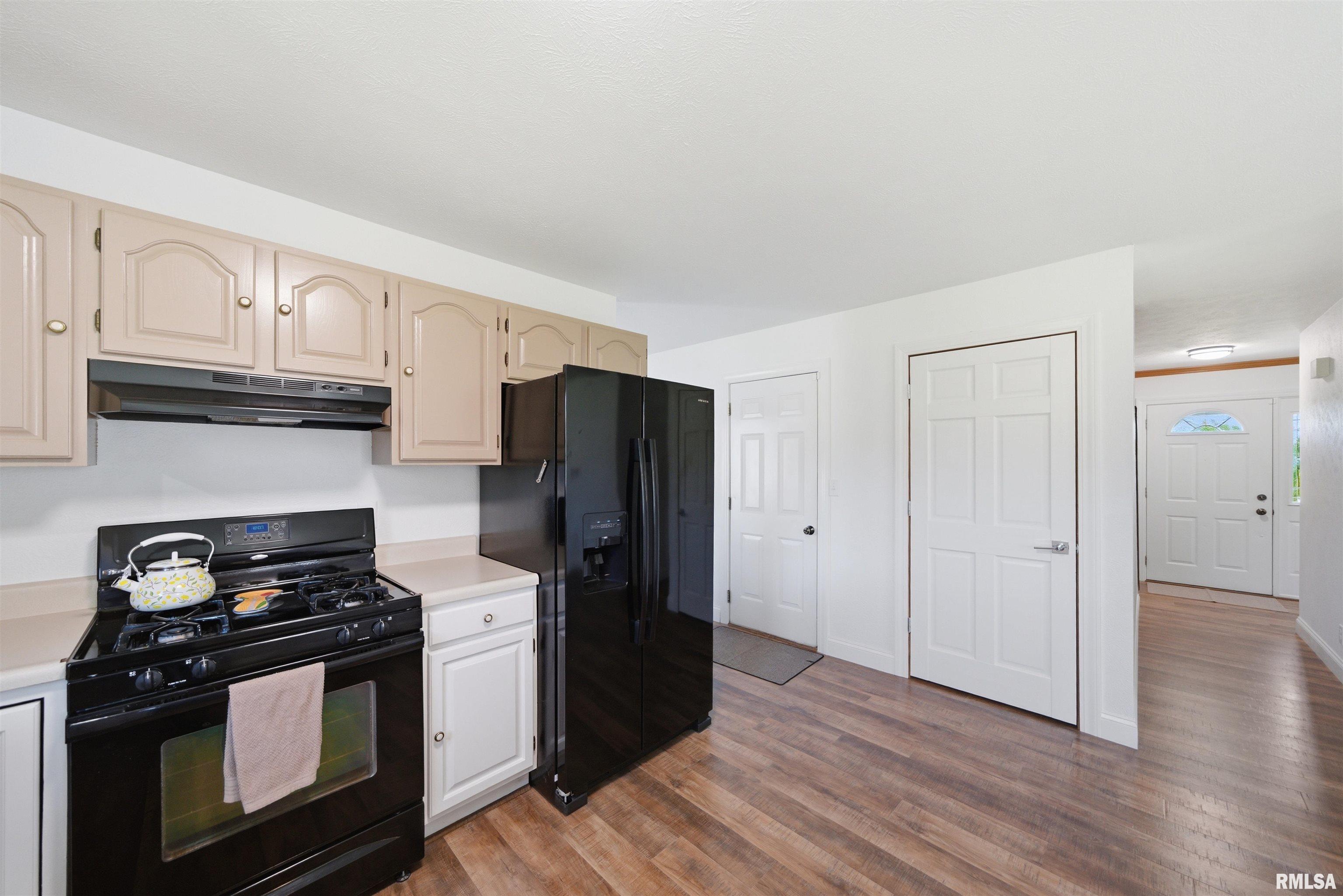 142 Legion Road Washington, IL 61571 - Photo 11 of 69