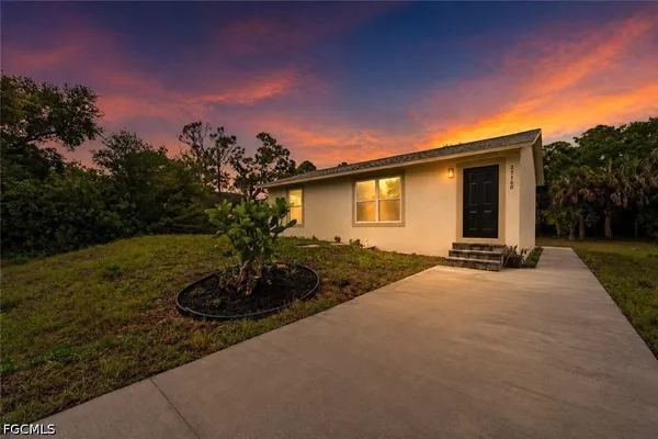 $1,800 | 27160 Chula Vista Drive, Punta Gorda, FL 33955