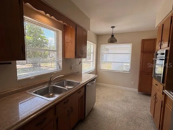 $2,675 | 619 Richmond Street, Dunedin, FL 34698