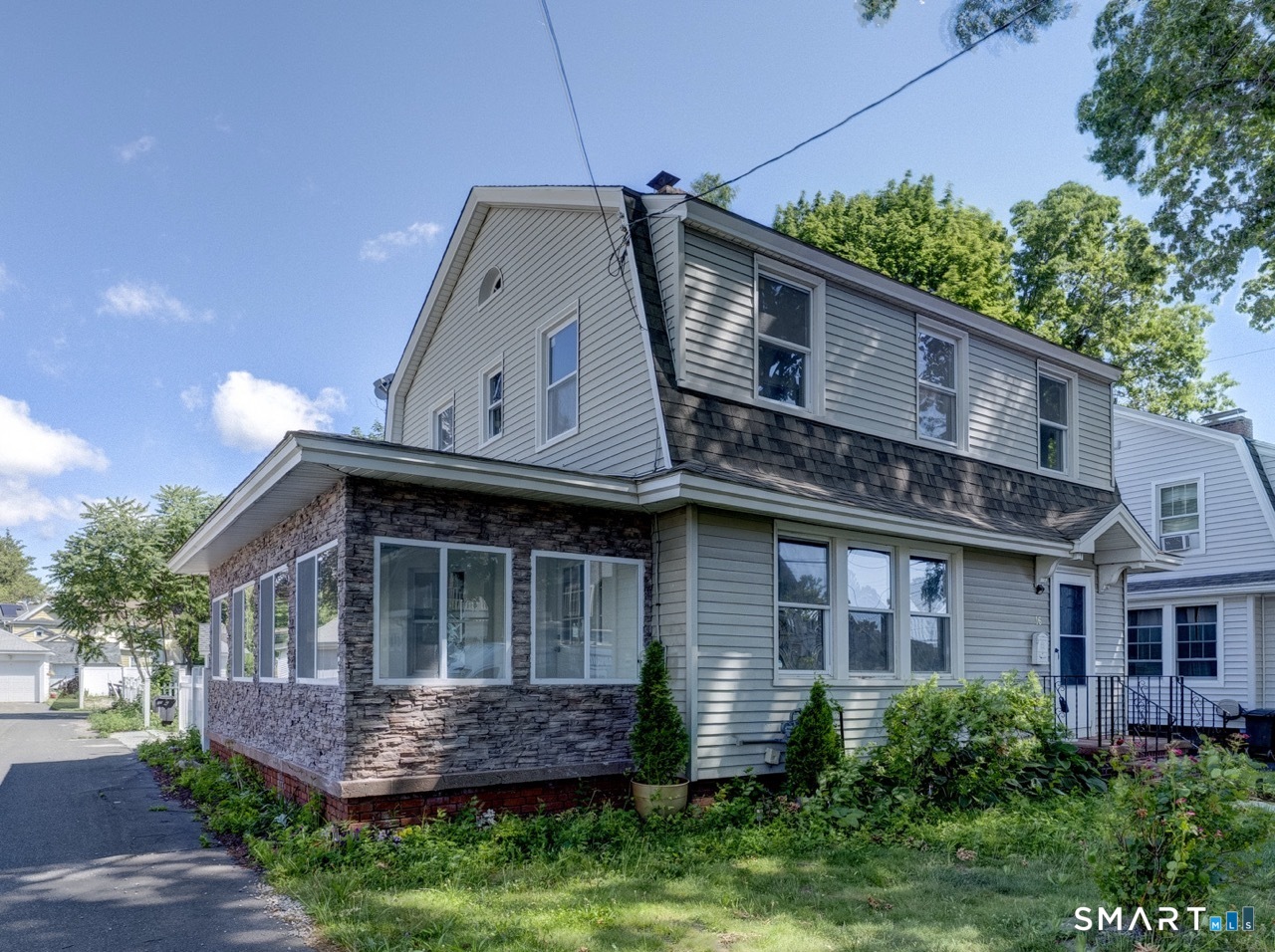 16 Shoreham Road New Haven, CT 06512 - Photo 3 of 40