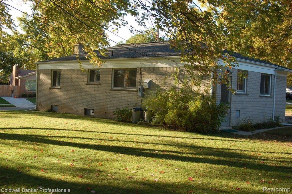 1206 Maple Drive Rochester, MI 48307 - Photo 15 of 17 Full Brick Ranch-Back