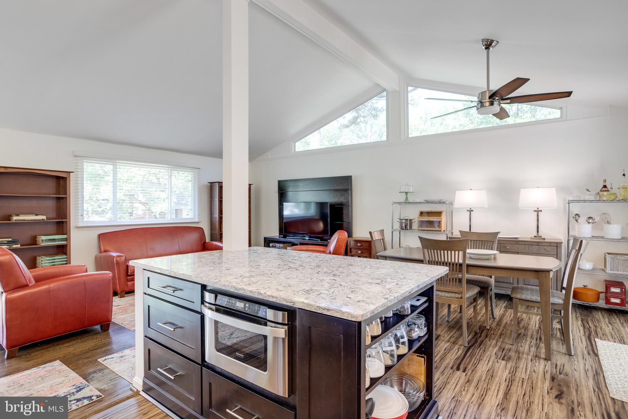 5513 Yorkshire Street Springfield, VA 22151 - Photo 12 of 32 Oversized Island with Homework/Breakfast Bar