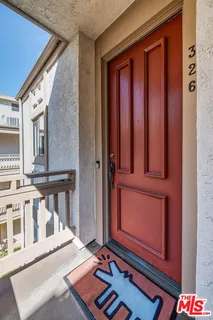 $524,000 | 3480 Barham Boulevard, Unit 326, Los Angeles, CA 90068