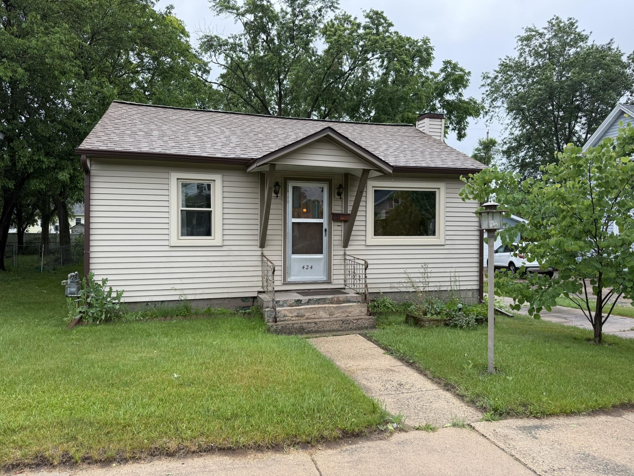 424 East Carroll Street Portage, WI 53901 - Photo 1 of 34
