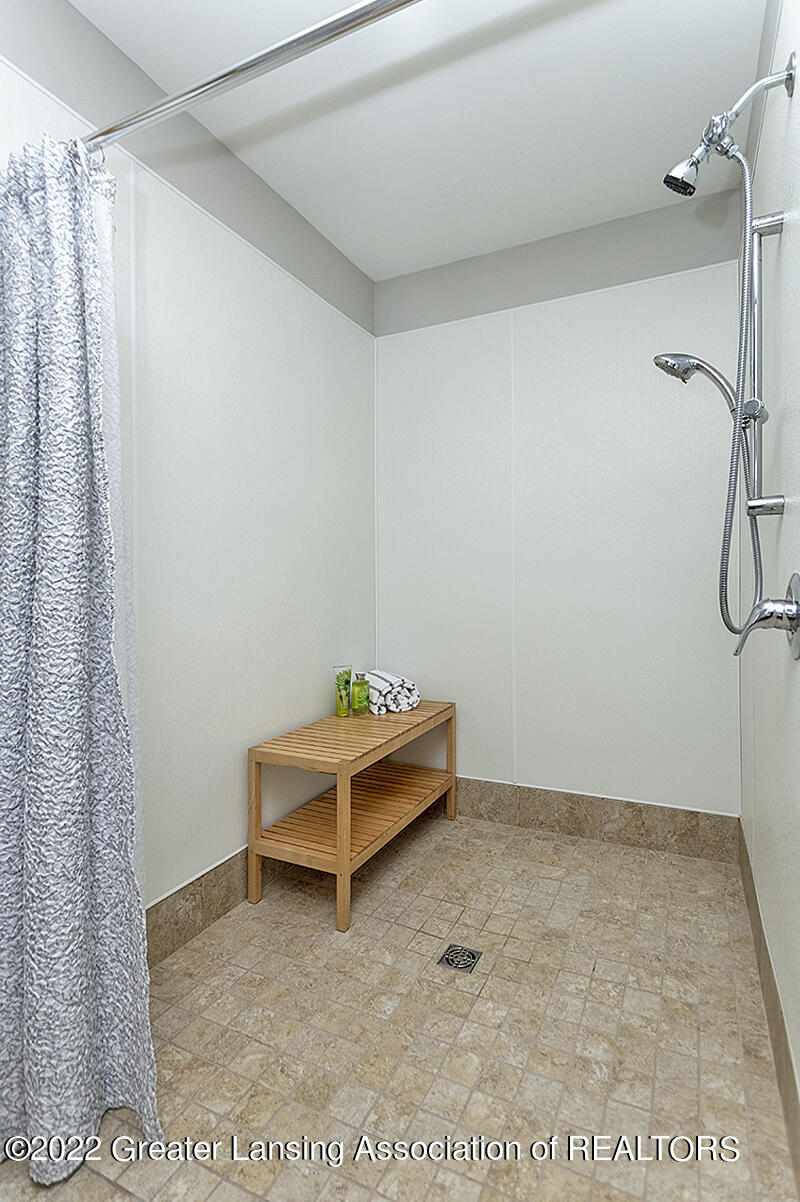 3233 Tecumseh River Road Lansing, MI 48906 - Photo 20 of 37 Primary Bathroom