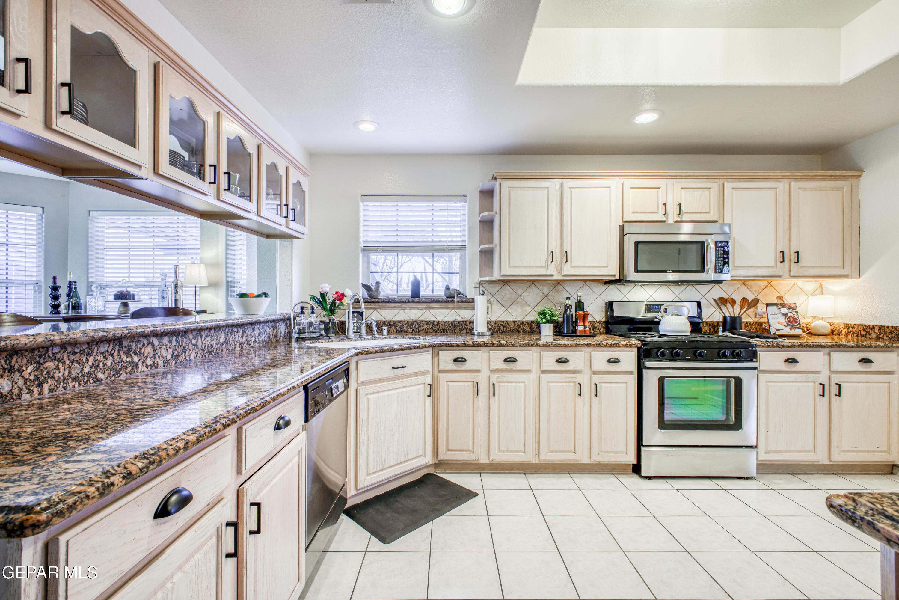 1420 Cloud Ridge Drive El Paso, TX 79912 - Photo 17 of 77 362A3798_HDR (1)