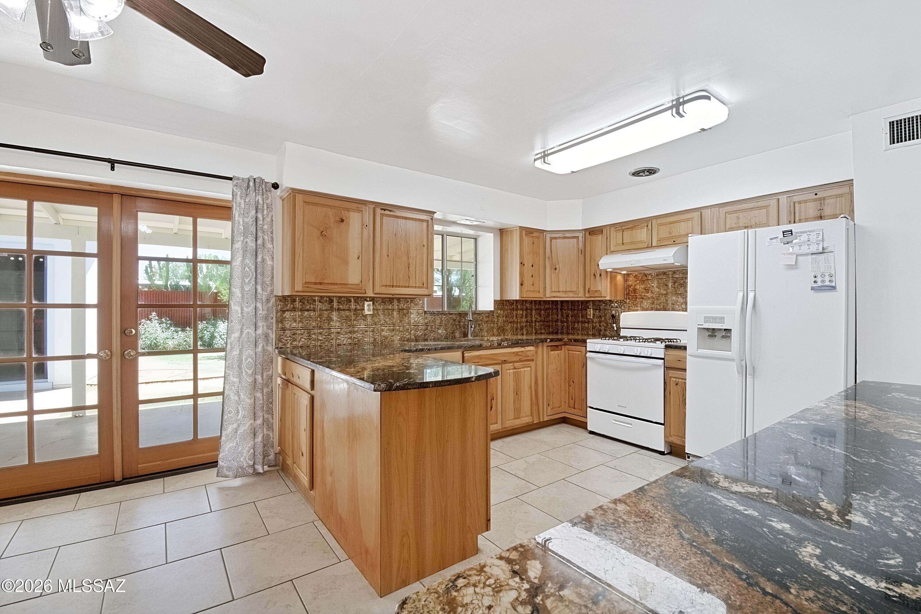 6202 East Timrod Street Tucson, AZ 85711 - Photo 8 of 36 Kitchen 4