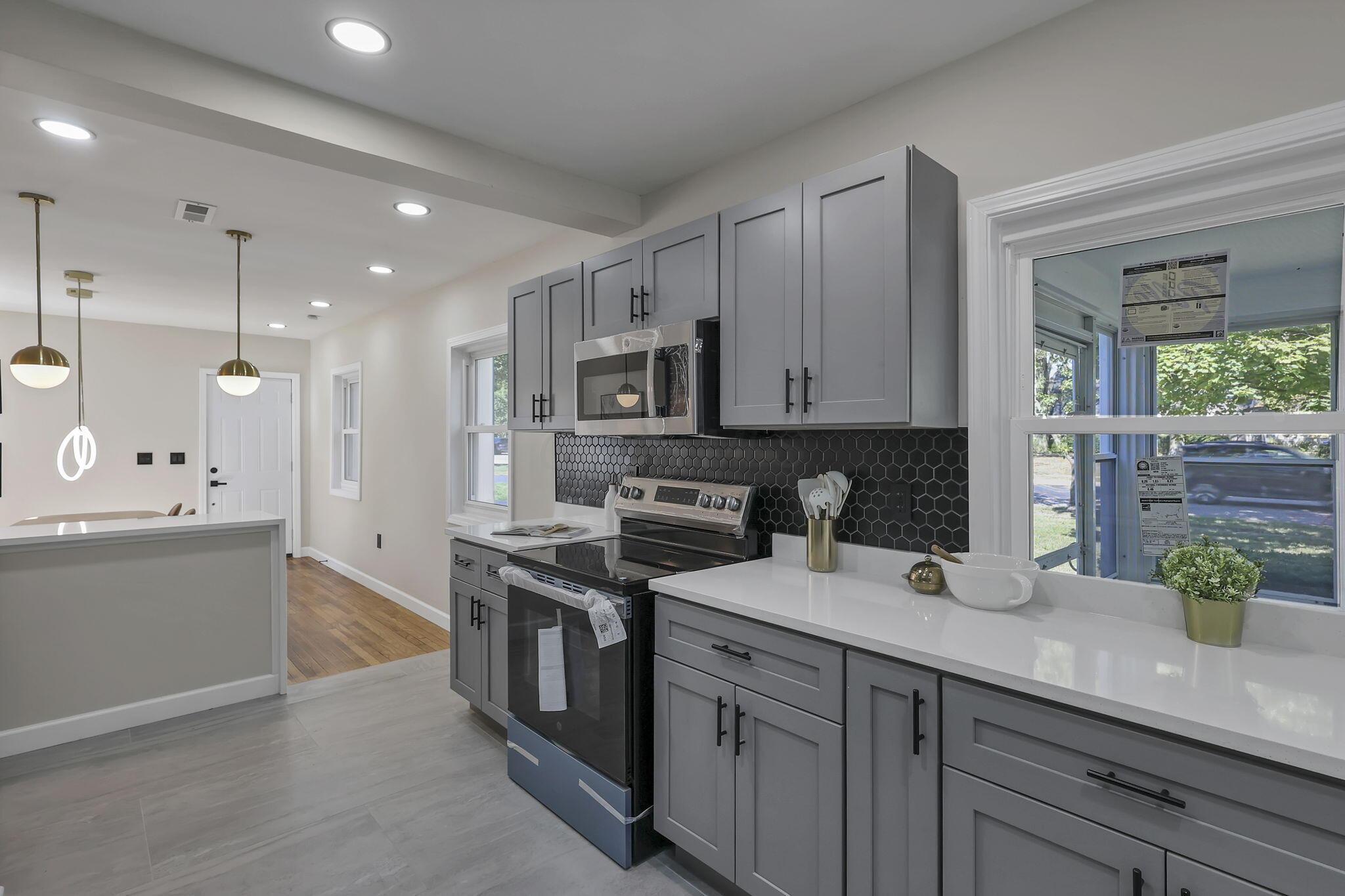 2227 Zollinger Road Columbus, OH 43221 - Photo 7 of 43 Kitchen