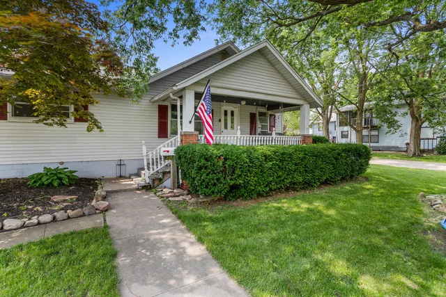 $209,900 | 504 South West Union Street, Monticello, IL 61856