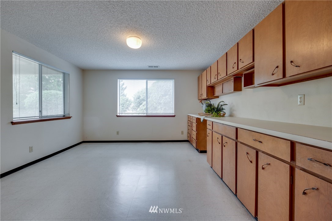 3257 Halverson Avenue Bremerton, WA 98310 - Photo 14 of 25 Gallery Image 14