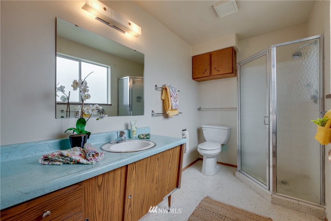 3257 Halverson Avenue Bremerton, WA 98310 - Photo 10 of 25 Gallery Image 10