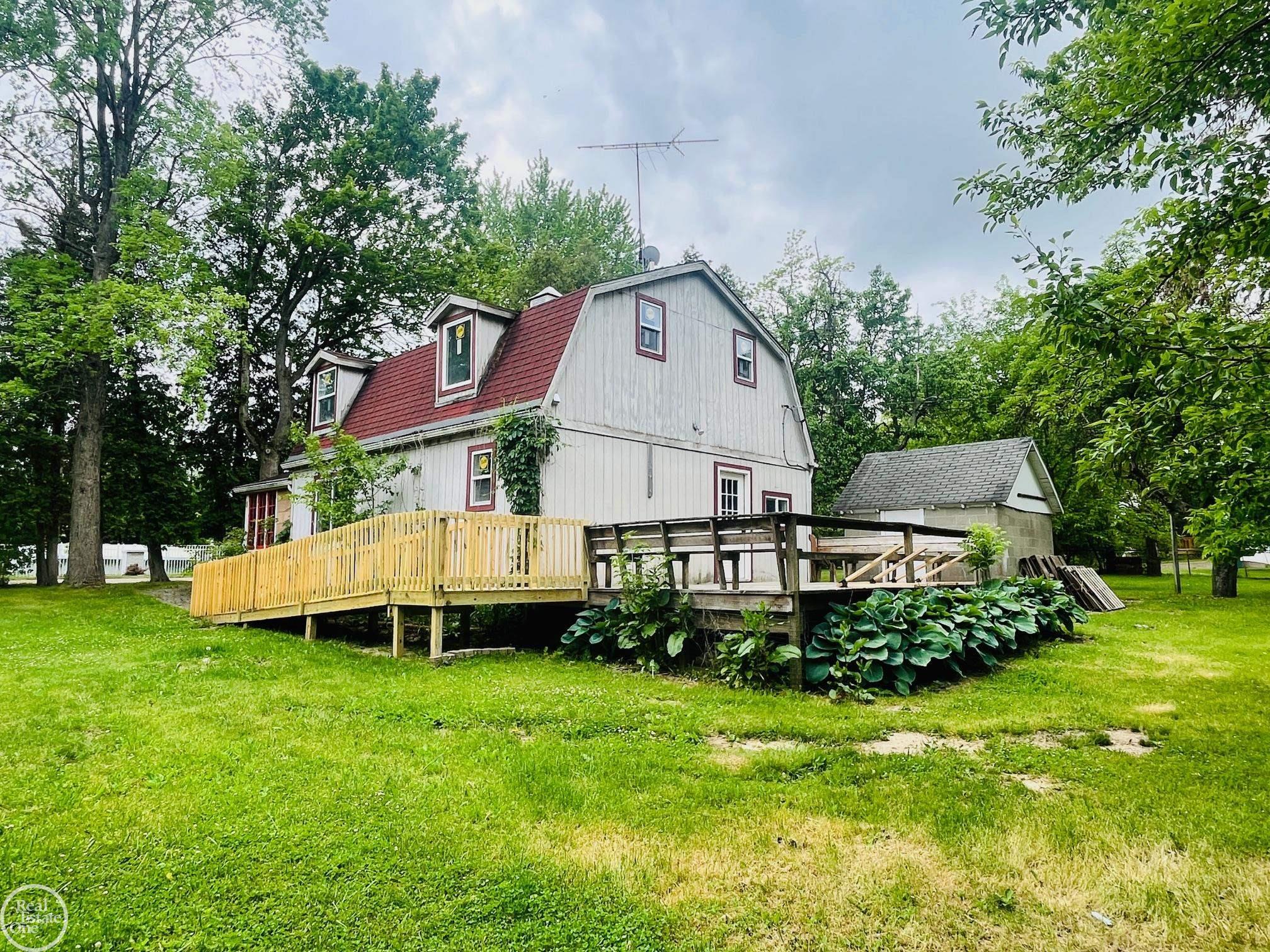 7295 Elmwood Road Lexington, MI 48450 - Photo 5 of 24