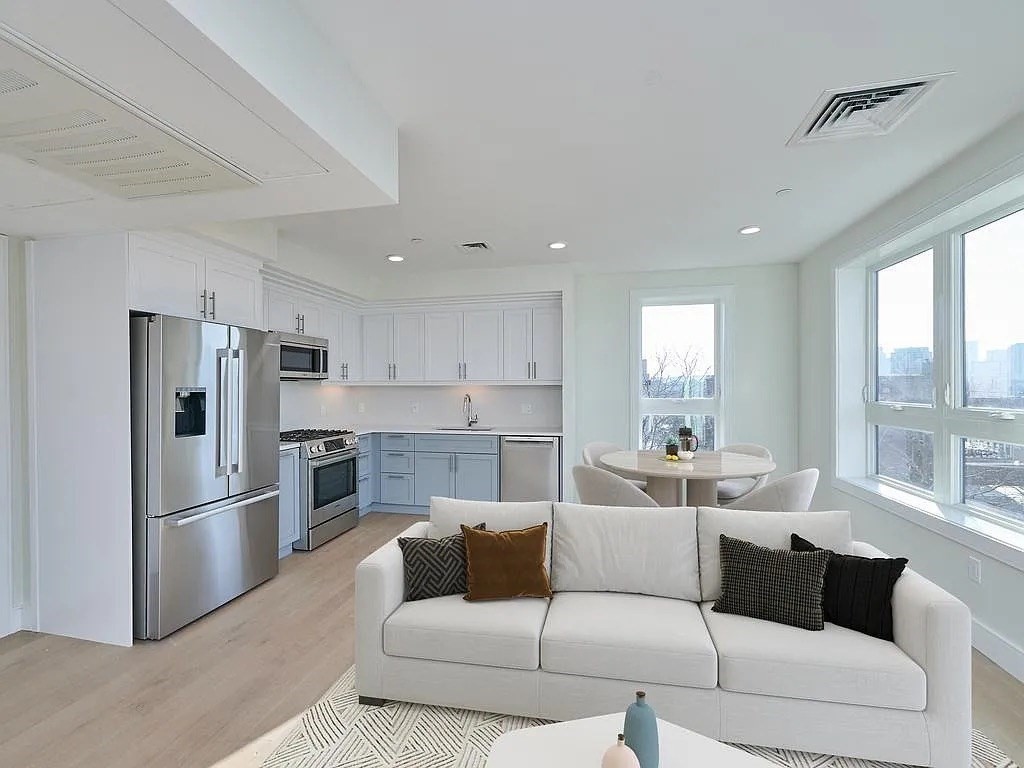 301 Border Street, Unit 508 Boston, MA 02128 - Photo 5 of 24