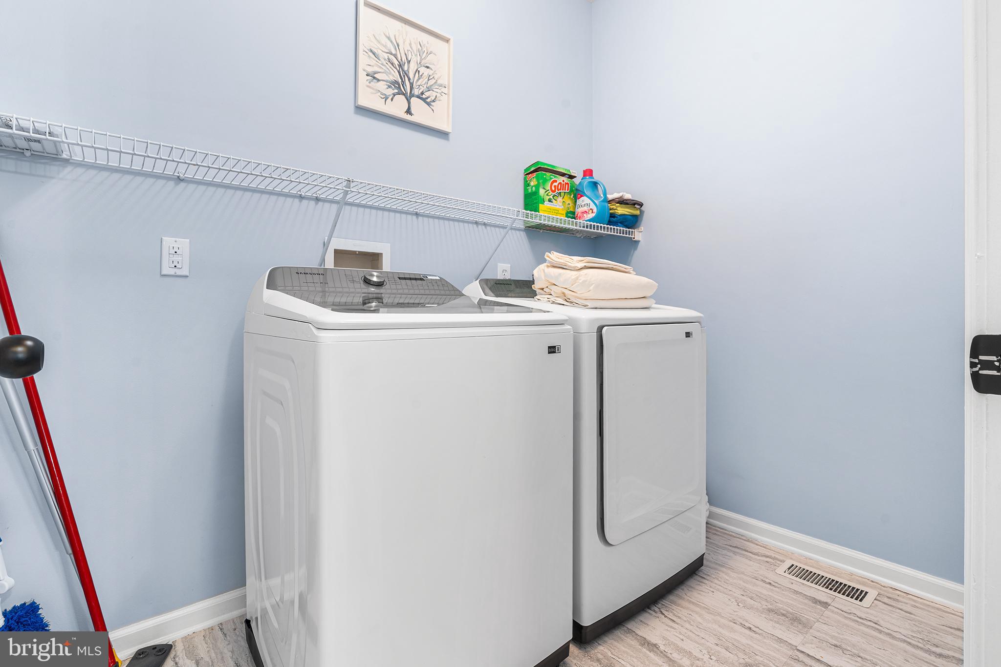 19 Howard Street Carneys Point, NJ 08069 - Photo 21 of 39 a utility room with dryer and washer