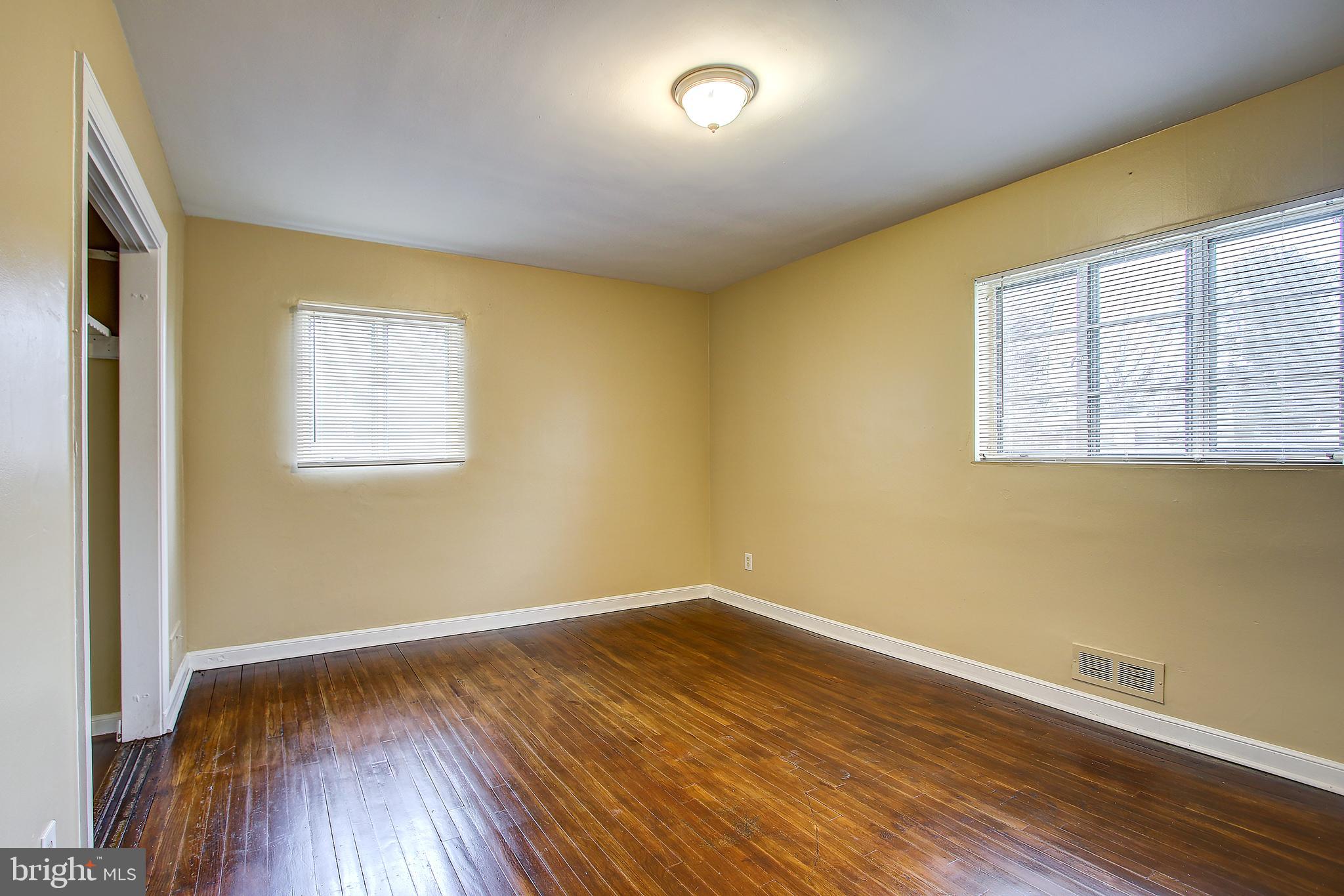 12501 Denley Road Silver Spring, MD 20906 - Photo 15 of 33 Main floor bedroom 1