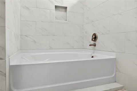 $449,900 | 20714 Northland Drive, Lago Vista, TX 78645