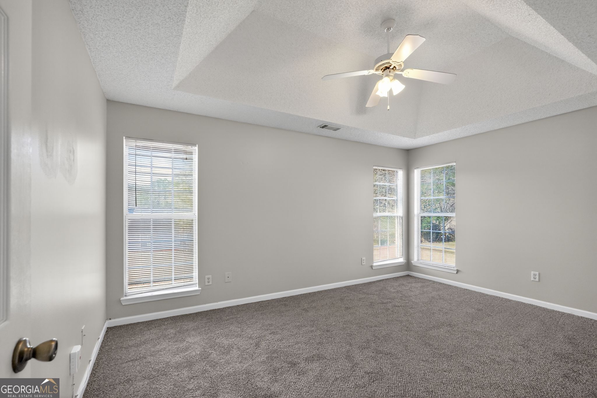 4708 Golod Way Lithonia, GA 30038 - Photo 21 of 33 a view of an empty room with a window